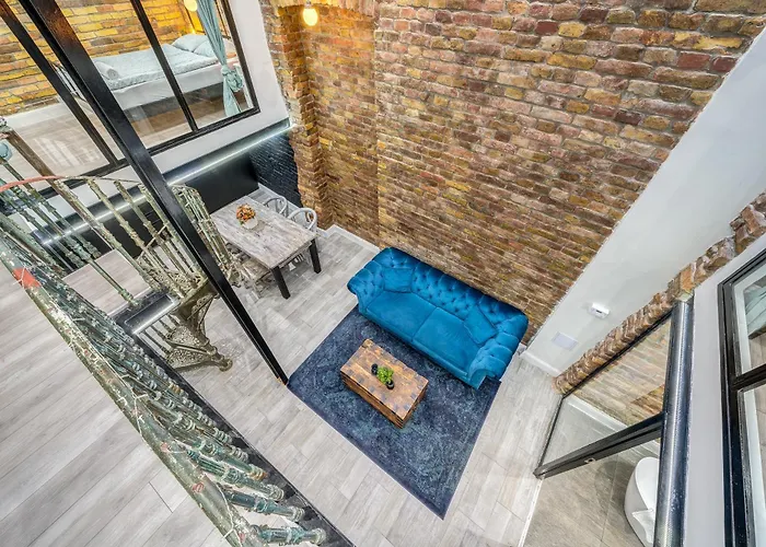 City Center Loft Haven: Modern Elegance