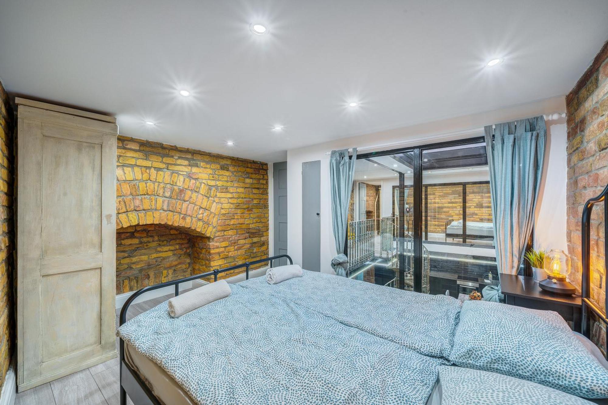 Center Loft Haven: Modern Elegance Budapest